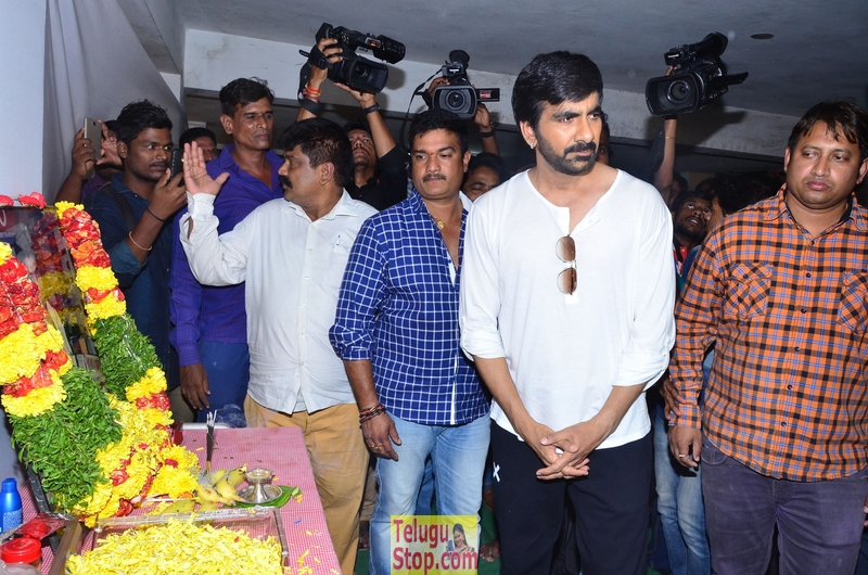 Raviteja at his brother bharath 11th day ceremony- Photos,Spicy Hot Pics,Images,High Resolution WallPapers Download