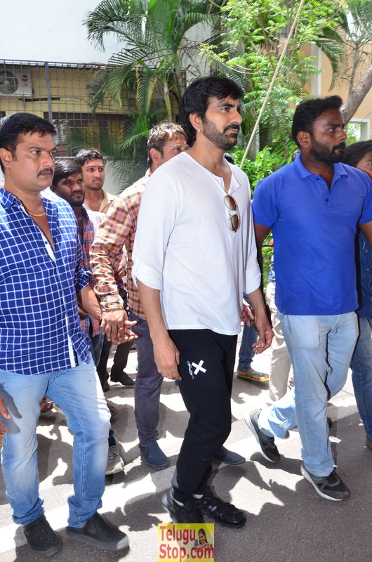 Raviteja at his brother bharath 11th day ceremony- Photos,Spicy Hot Pics,Images,High Resolution WallPapers Download