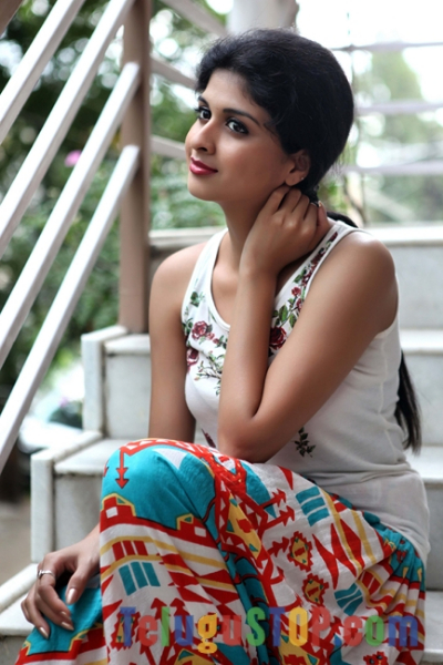 Rgv ice cream 2 fame naveena stills- Photos,Spicy Hot Pics,Images,High Resolution WallPapers Download