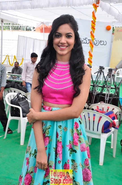 Ritu varma new gallery 2- Photos,Spicy Hot Pics,Images,High Resolution WallPapers Download