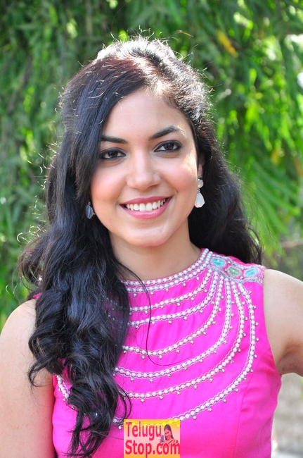 Ritu varma new gallery 2- Photos,Spicy Hot Pics,Images,High Resolution WallPapers Download