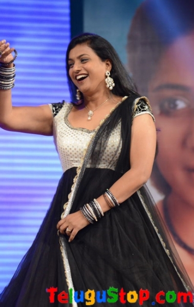 Roja new stiils- Photos,Spicy Hot Pics,Images,High Resolution WallPapers Download
