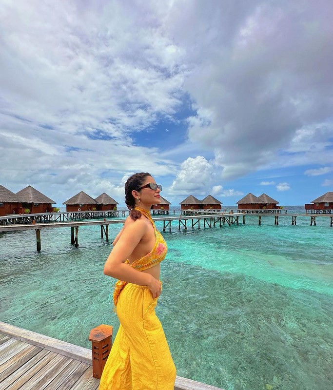 Rouhani sharma is looking like a beauty doll in maldives-Rouhanisharma, Actressrouhani, Rouhani Sharma Photos,Spicy Hot Pics,Images,High Resolution WallPapers Download