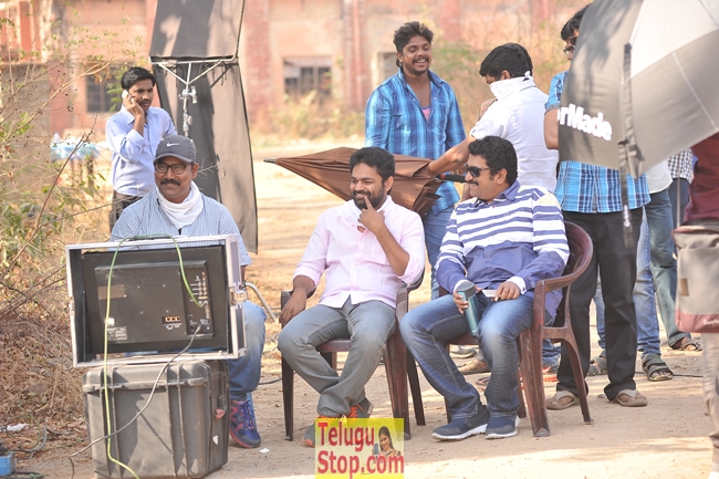 Run movie working stills- Photos,Spicy Hot Pics,Images,High Resolution WallPapers Download