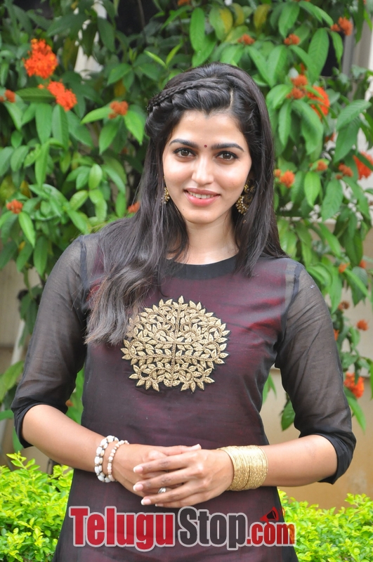 Sai danshika latest gallery- Photos,Spicy Hot Pics,Images,High Resolution WallPapers Download