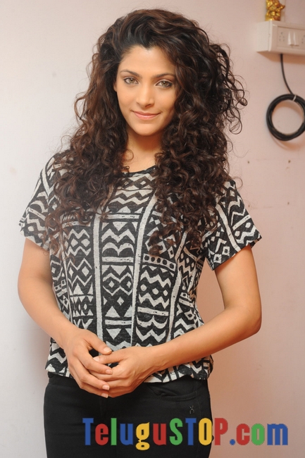 Saiyami kher new stills 2- Photos,Spicy Hot Pics,Images,High Resolution WallPapers Download