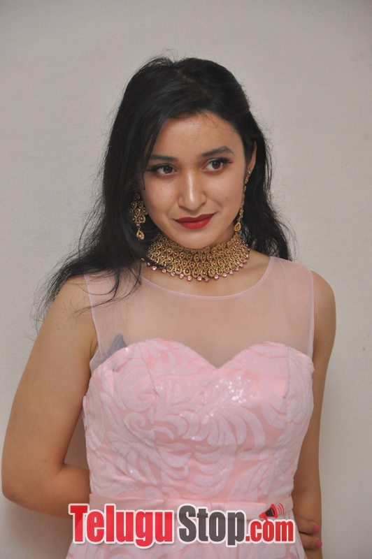 Sakshi karka pics- Photos,Spicy Hot Pics,Images,High Resolution WallPapers Download