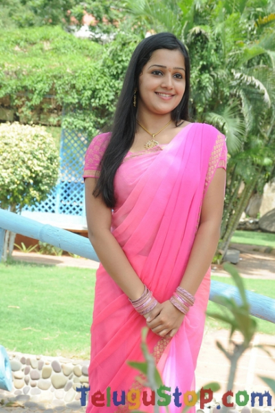 Samskruthi latest pics- Photos,Spicy Hot Pics,Images,High Resolution WallPapers Download