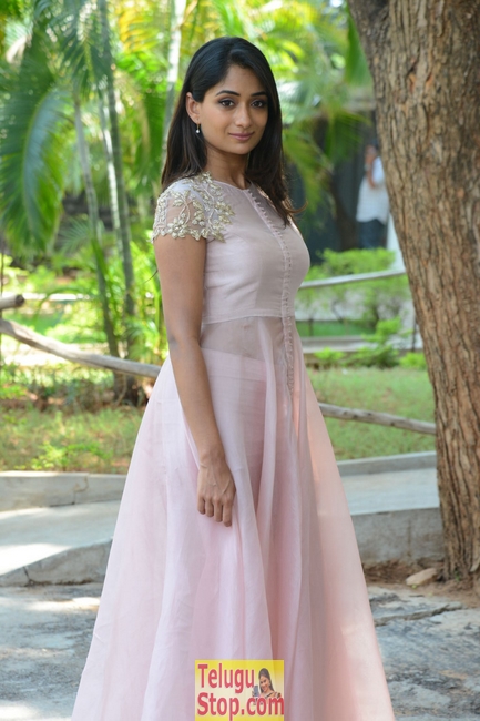 Sandhya raju stills- Photos,Spicy Hot Pics,Images,High Resolution WallPapers Download