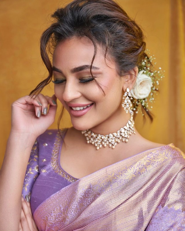 Seerat kapoor looks gorgeous in saree-Actressseerat, Seerat Kapoor, Seeratkapoor Photos,Spicy Hot Pics,Images,High Resolution WallPapers Download