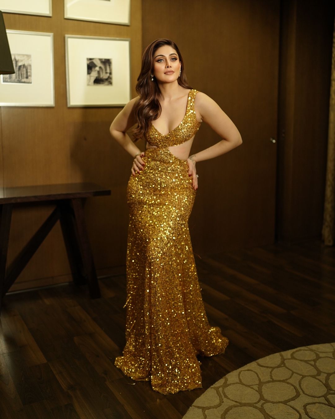 Shefali zariwalas spicy golden outfit photos are going viral-Biggboss, Shefalijariwala, Shefalizariwala Photos,Spicy Hot Pics,Images,High Resolution WallPapers Download