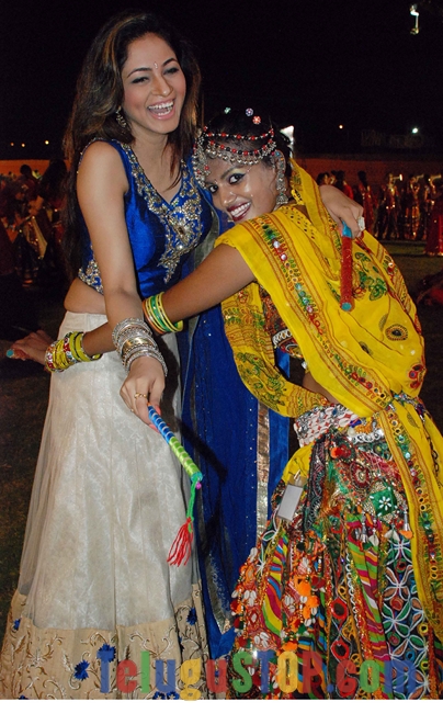 Shilpi sharma at dildar dandiya 2014- Photos,Spicy Hot Pics,Images,High Resolution WallPapers Download