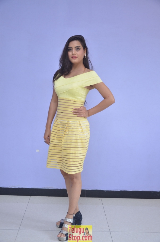 Shipra gaur latest stills- Photos,Spicy Hot Pics,Images,High Resolution WallPapers Download