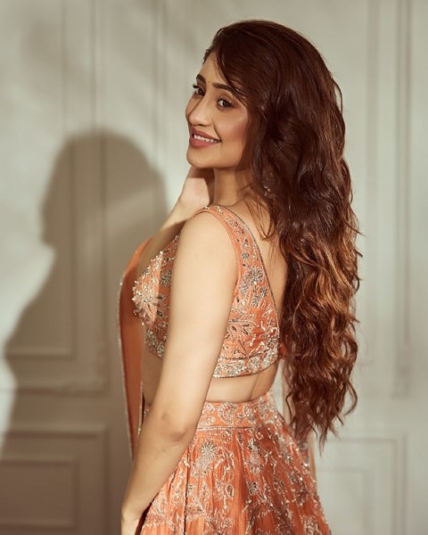 Shivangi joshi is a beautiful beauty who kills with a smile-Latestpics, Shivangi Joshi, Shivangijoshi Photos,Spicy Hot Pics,Images,High Resolution WallPapers Download