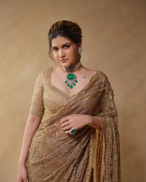 Singer ananya birla melts our hearts in those sari images-Ananya, Ananya Birla, Ananyabirla, Anaya Birla Age, Birla, Kumarmangalam Photos,Spicy Hot Pics,Images,High Resolution WallPapers Download