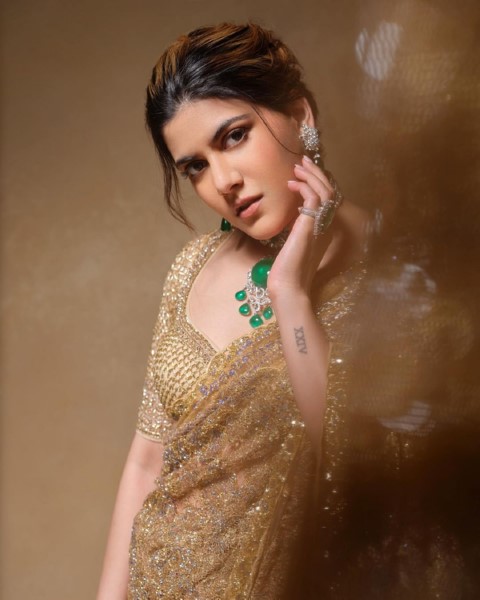 Singer ananya birla melts our hearts in those sari images-Ananya, Ananya Birla, Ananyabirla, Anaya Birla Age, Birla, Kumarmangalam Photos,Spicy Hot Pics,Images,High Resolution WallPapers Download