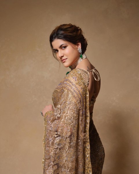 Singer ananya birla melts our hearts in those sari images-Ananya, Ananya Birla, Ananyabirla, Anaya Birla Age, Birla, Kumarmangalam Photos,Spicy Hot Pics,Images,High Resolution WallPapers Download