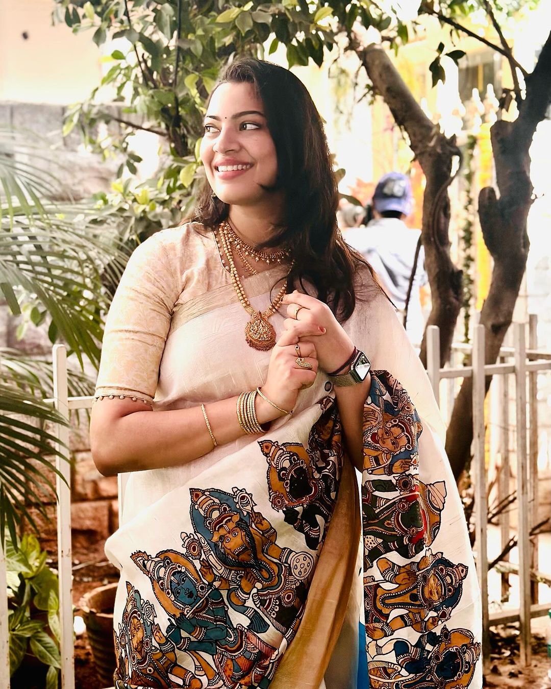 Singer geetha madhuri latest hd images-Actressgeetha, Geetha Madhuri, Geethamadhuri Photos,Spicy Hot Pics,Images,High Resolution WallPapers Download