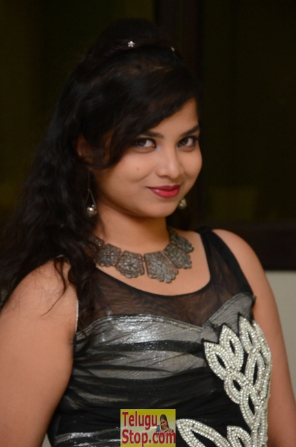 Sirisha dasari new stills- Photos,Spicy Hot Pics,Images,High Resolution WallPapers Download