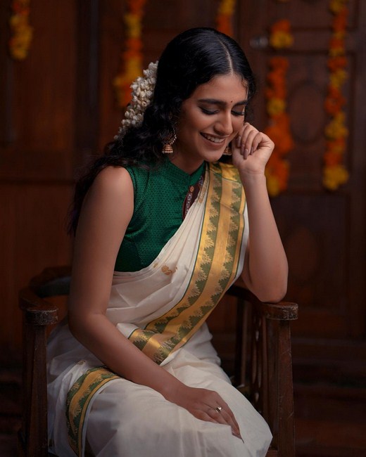 Sizzling images of actress priya prakash varrier-Actresspriya, Priyaprakash Photos,Spicy Hot Pics,Images,High Resolution WallPapers Download