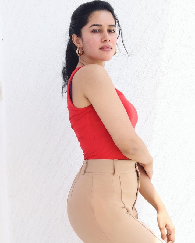 Sizzling pictures of actress mirnalini ravi heads turn-@mirnaliniravi, Enemy, Mgr Magan, Jango, Mirnalini Ravi, Mirnaliniravi Photos,Spicy Hot Pics,Images,High Resolution WallPapers Download