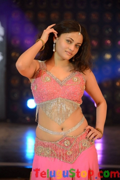 Sneha ullal latest stills- Photos,Spicy Hot Pics,Images,High Resolution WallPapers Download