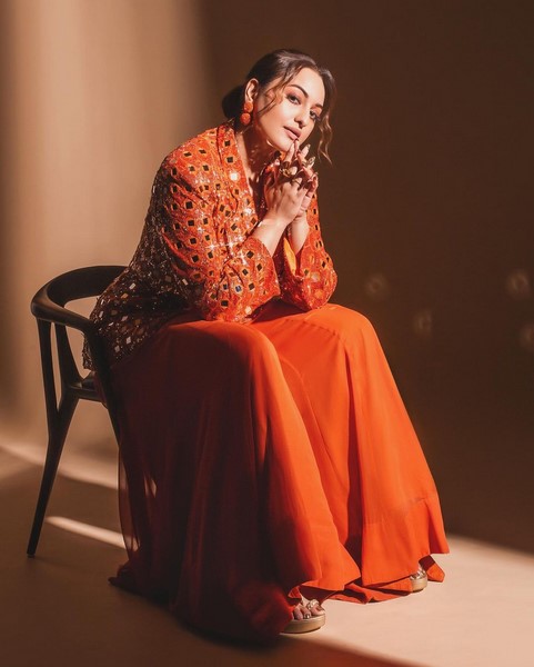Sonakshi sinha is sizzling with elegance-Bmcmsonakshi, Mungdasonakshi, Noorsonakshi, Sonakshi, Sonakshi Sinha, Sonakshisinha Photos,Spicy Hot Pics,Images,High Resolution WallPapers Download