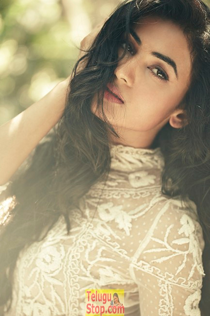 Sonal chauhan new pics 2- Photos,Spicy Hot Pics,Images,High Resolution WallPapers Download