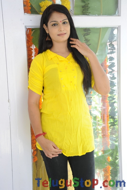 Sonali deekshit latest stills- Photos,Spicy Hot Pics,Images,High Resolution WallPapers Download