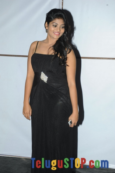 Soumya stills- Photos,Spicy Hot Pics,Images,High Resolution WallPapers Download