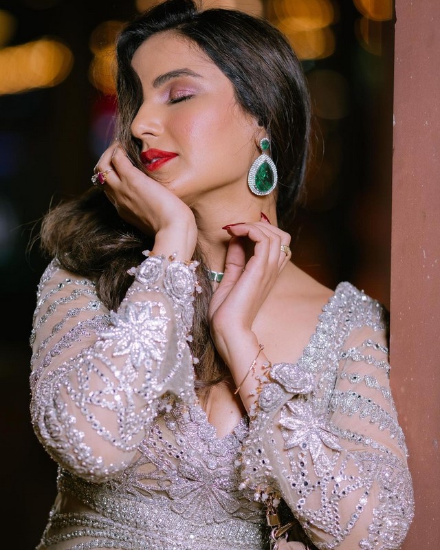 South indian actress jasmin bhasin hot glamorous images-Jasminbhasin, Actressjasmin, Jasmin Bhasin Photos,Spicy Hot Pics,Images,High Resolution WallPapers Download