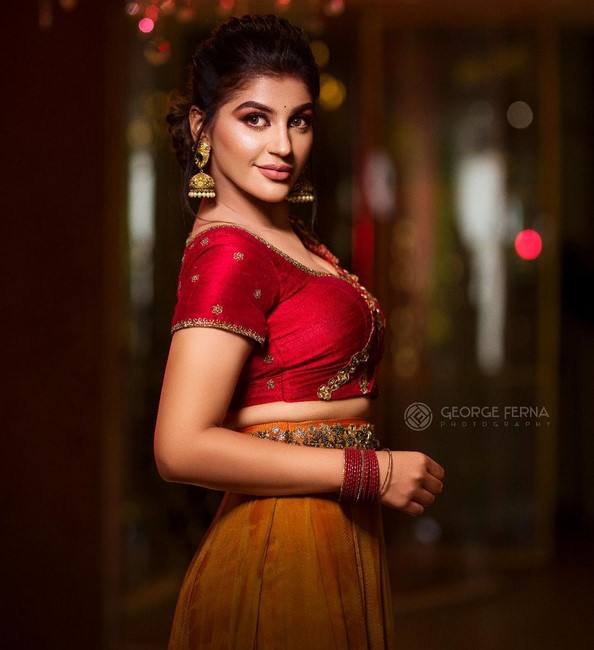 South indian actress yashika aannand stunning poses-Actressyashika, Yashika Aannand, Yashikaaannand Photos,Spicy Hot Pics,Images,High Resolution WallPapers Download