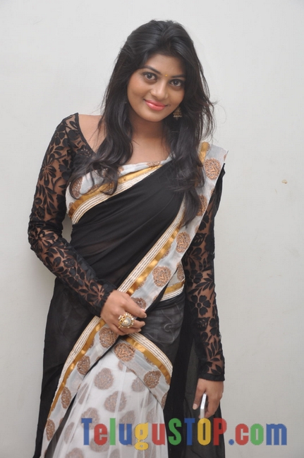 Sowmya latest stills- Photos,Spicy Hot Pics,Images,High Resolution WallPapers Download