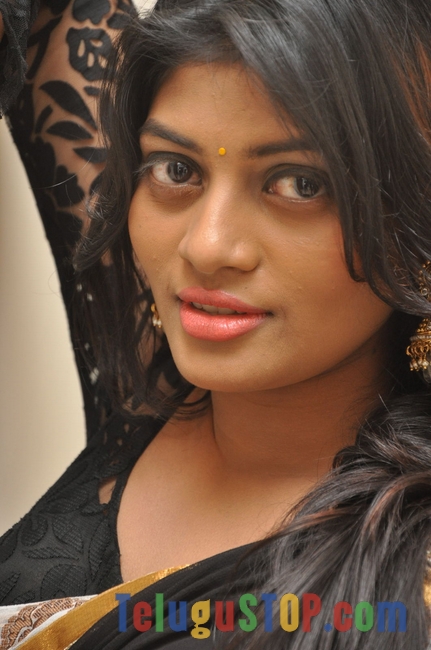 Sowmya latest stills- Photos,Spicy Hot Pics,Images,High Resolution WallPapers Download