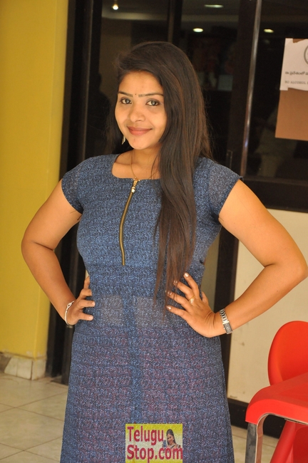 Sravanthi latest stills- Photos,Spicy Hot Pics,Images,High Resolution WallPapers Download