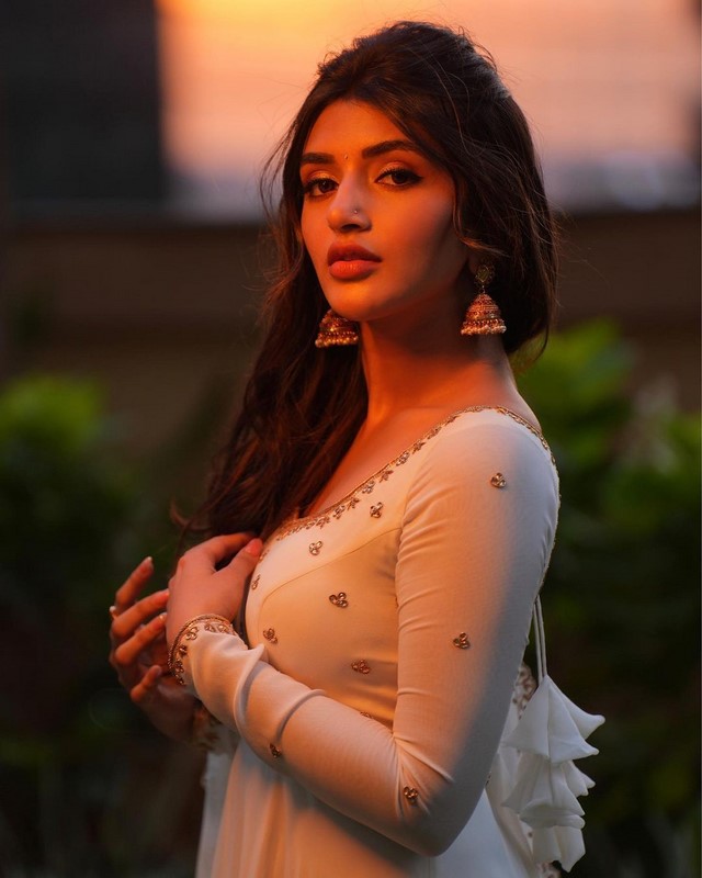 Sreeleela crazy looks are shaking the internet-Sreeleela, Sreeleela Age, Sreeleelaallu, Sreeleela List, Sreeleelanative, Sreeleelaphone Photos,Spicy Hot Pics,Images,High Resolution WallPapers Download