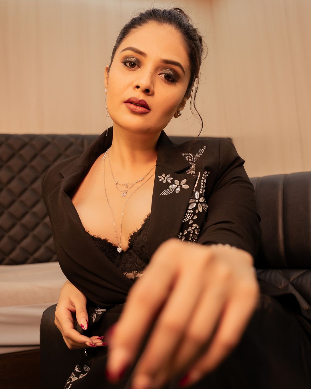 Sreemukhi makes fans attractive with her beauty-Actress, Sreemukhi, Sreemukhi Hd, Sreemukhi Hot, Sreemukhifans, Tollywoodanchor Photos,Spicy Hot Pics,Images,High Resolution WallPapers Download