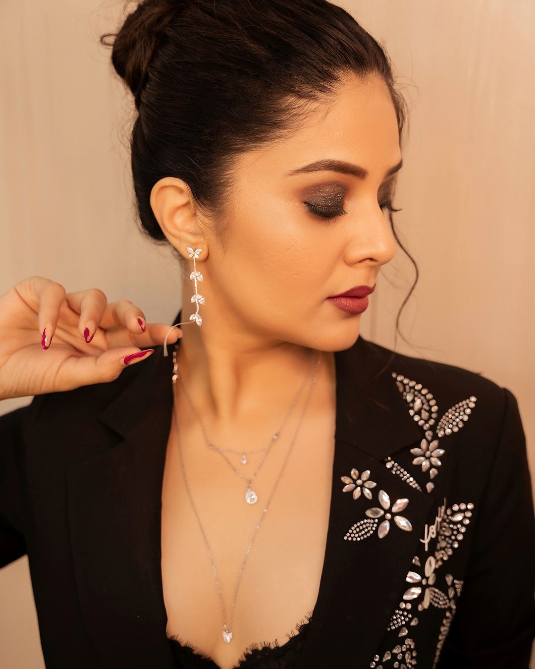 Sreemukhi makes fans attractive with her beauty-Actress, Sreemukhi, Sreemukhi Hd, Sreemukhi Hot, Sreemukhifans, Tollywoodanchor Photos,Spicy Hot Pics,Images,High Resolution WallPapers Download