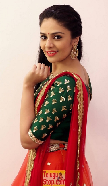 Sreemukhi new stills 2- Photos,Spicy Hot Pics,Images,High Resolution WallPapers Download