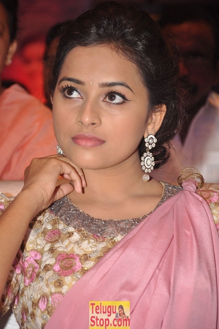Sri divya new pics 4- Photos,Spicy Hot Pics,Images,High Resolution WallPapers Download