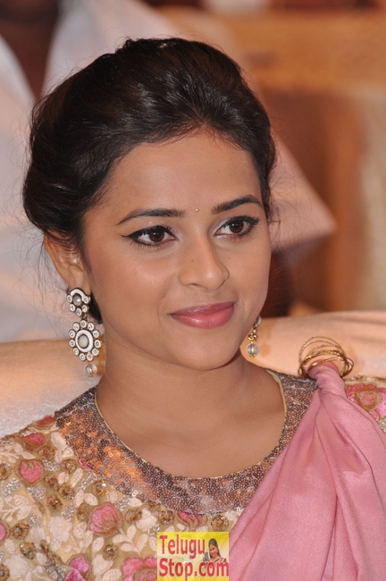 Sri divya new pics 4- Photos,Spicy Hot Pics,Images,High Resolution WallPapers Download