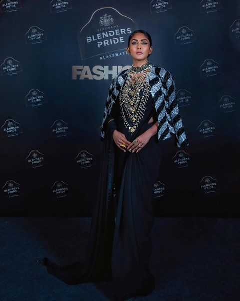 Stunning actress mrunal thakur latest hd images-Mrunal, Mrunal Thakur, Mrunalthakur, Pippamrunal, Sitaramam Photos,Spicy Hot Pics,Images,High Resolution WallPapers Download