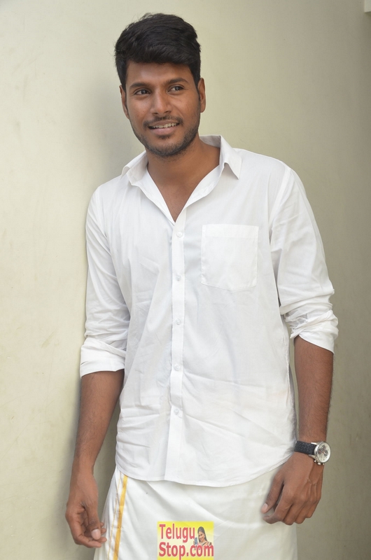 Sundeep kishan interview stills 2- Photos,Spicy Hot Pics,Images,High Resolution WallPapers Download