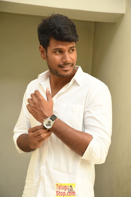 Sundeep kishan interview stills 2- Photos,Spicy Hot Pics,Images,High Resolution WallPapers Download