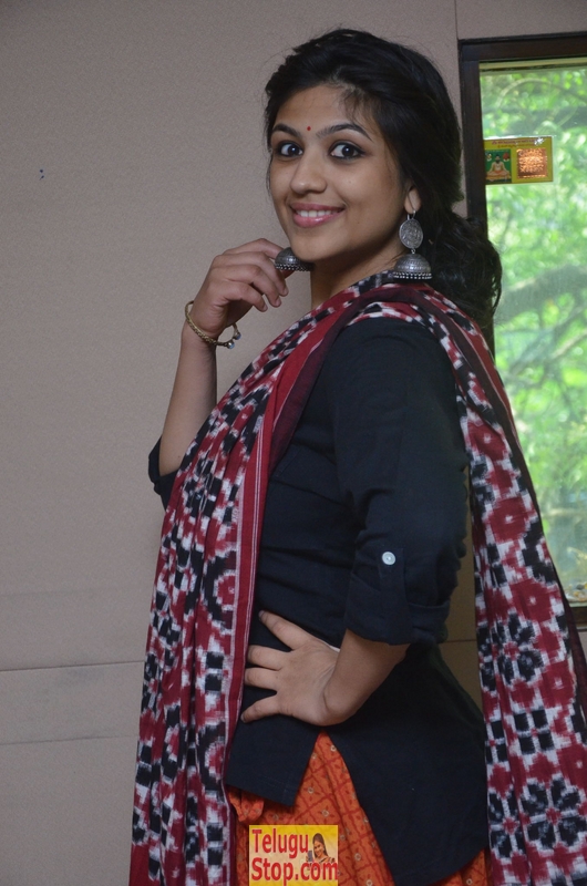 Supriya latest stills- Photos,Spicy Hot Pics,Images,High Resolution WallPapers Download