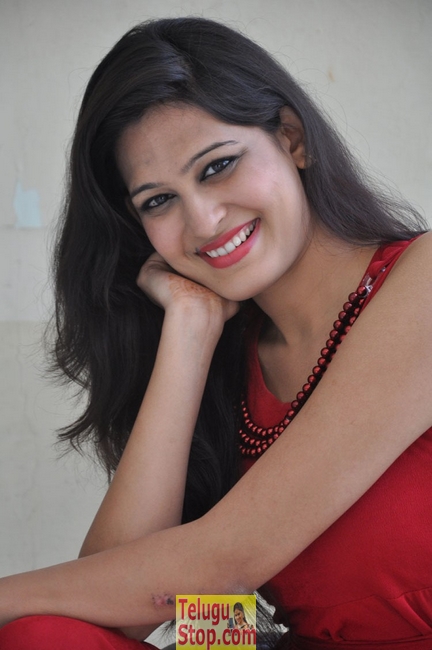 Swetha new stills- Photos,Spicy Hot Pics,Images,High Resolution WallPapers Download