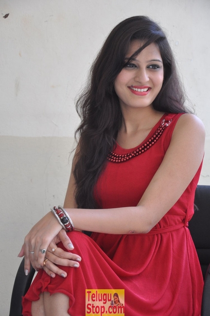 Swetha new stills- Photos,Spicy Hot Pics,Images,High Resolution WallPapers Download