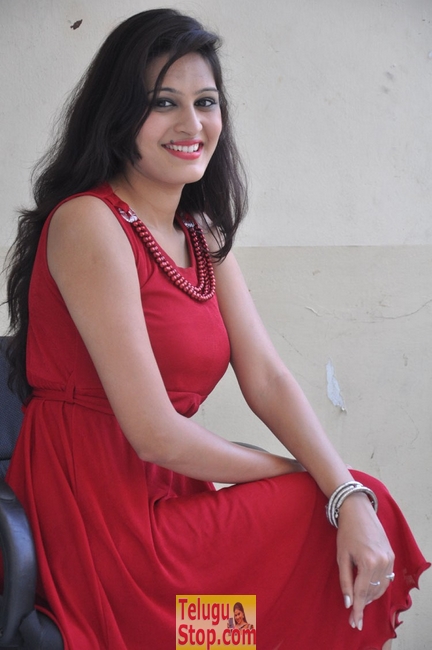 Swetha new stills- Photos,Spicy Hot Pics,Images,High Resolution WallPapers Download