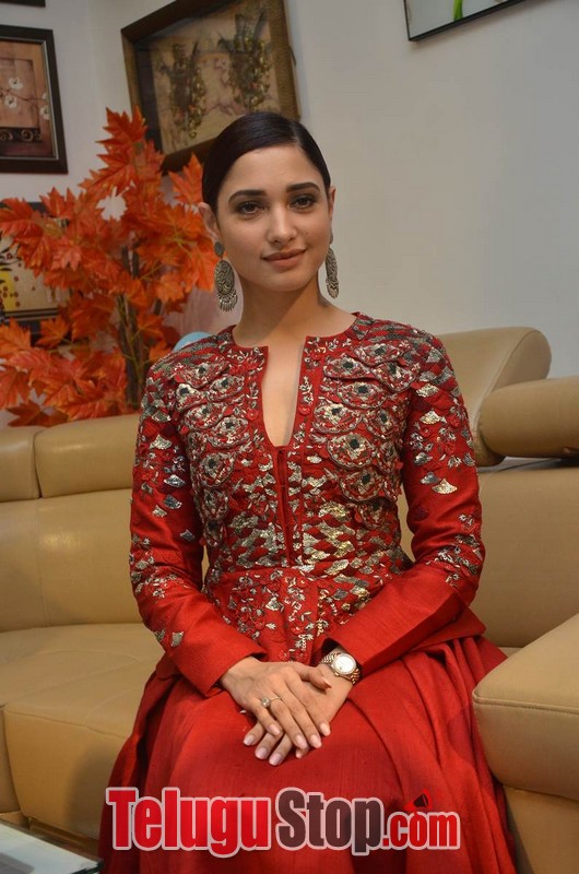 Tamanna new pics 6- Photos,Spicy Hot Pics,Images,High Resolution WallPapers Download