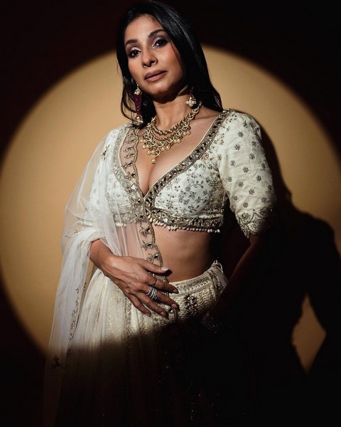 Tanisha mukherjee flaunts her body beauty latest photoshoot-Actresstanisha, Kajolsister, Tanisha, Tanishaamukerji Photos,Spicy Hot Pics,Images,High Resolution WallPapers Download